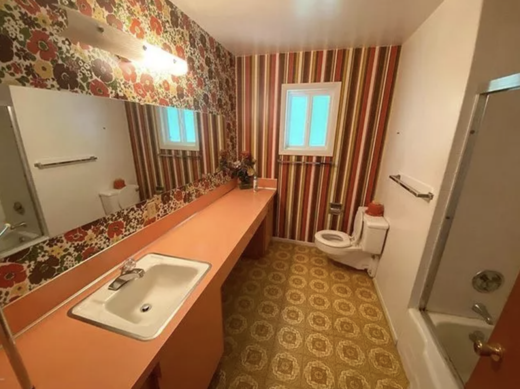 1960s bathroom